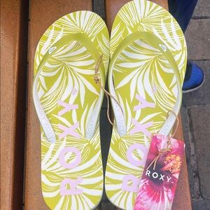 Roxy Yellow and White Flip Flops